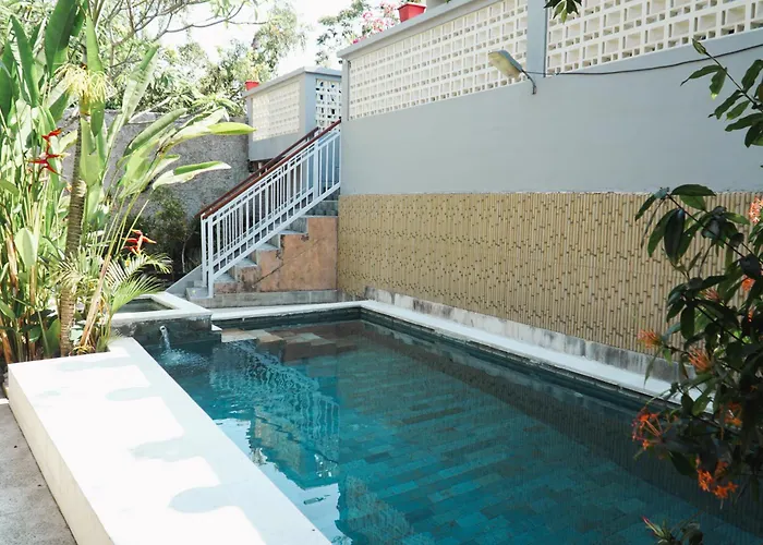 Batu Kandik (adults Only) ゲストハウス 2*