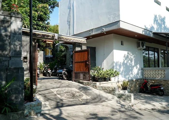 Batu Kandik (adults Only) ウルワツ